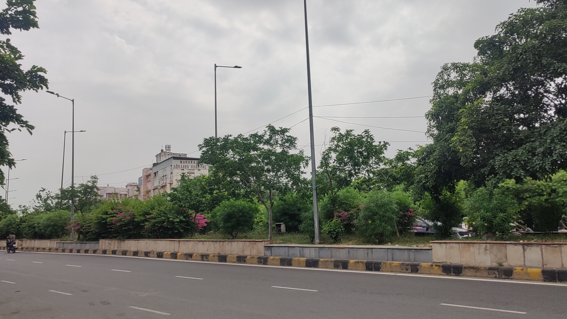 जयपुर के आसमान में छाए बादल