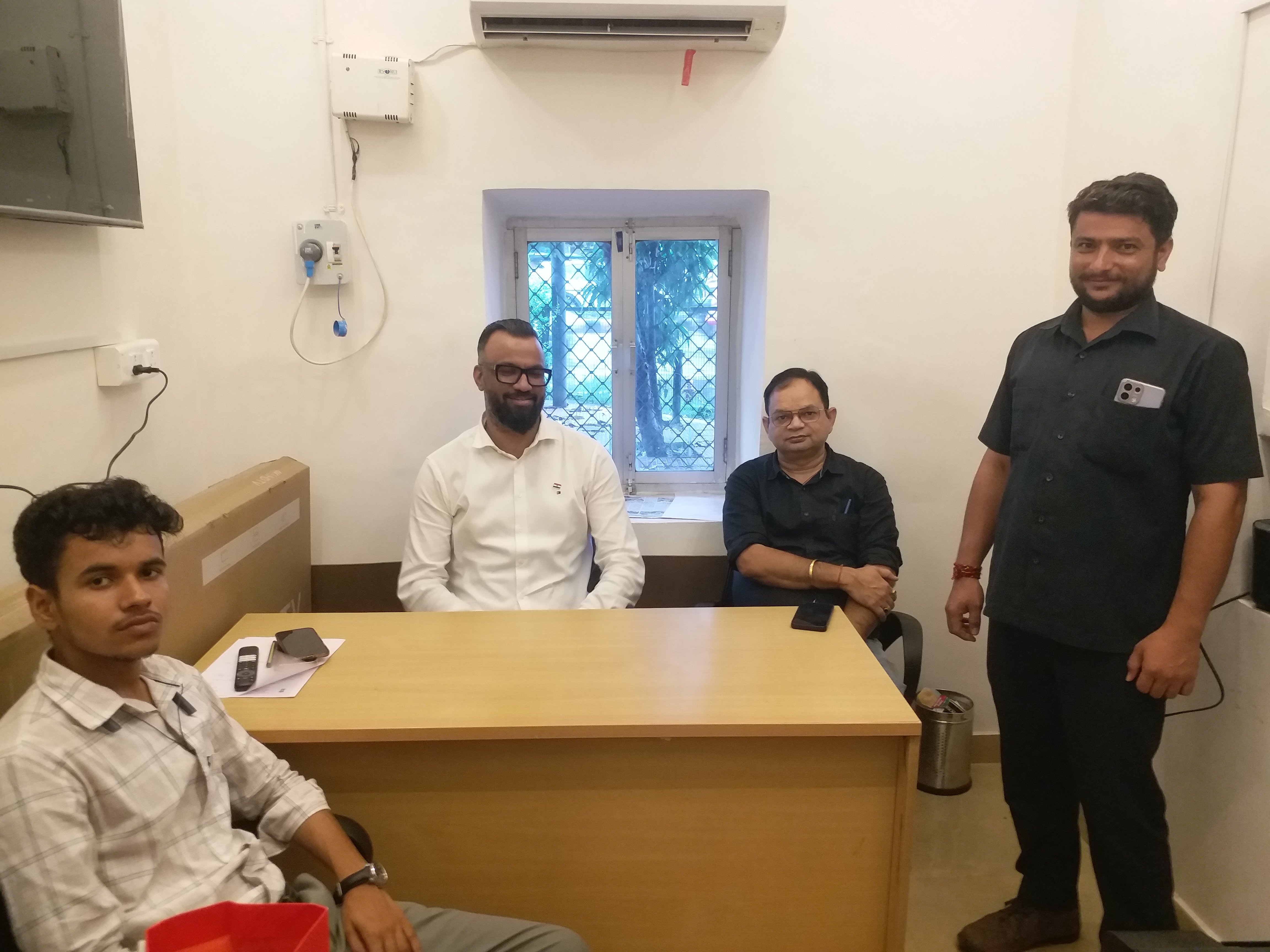 E rickshaw learning license camp begins