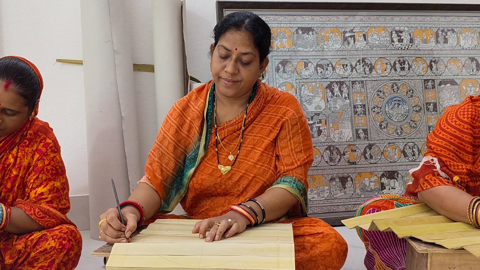 Odisha's Unsung Guru Of Palm Leaf Craft Maga Nayak Who Has Rendered Lifelong Service To 'Pothi Chitra'