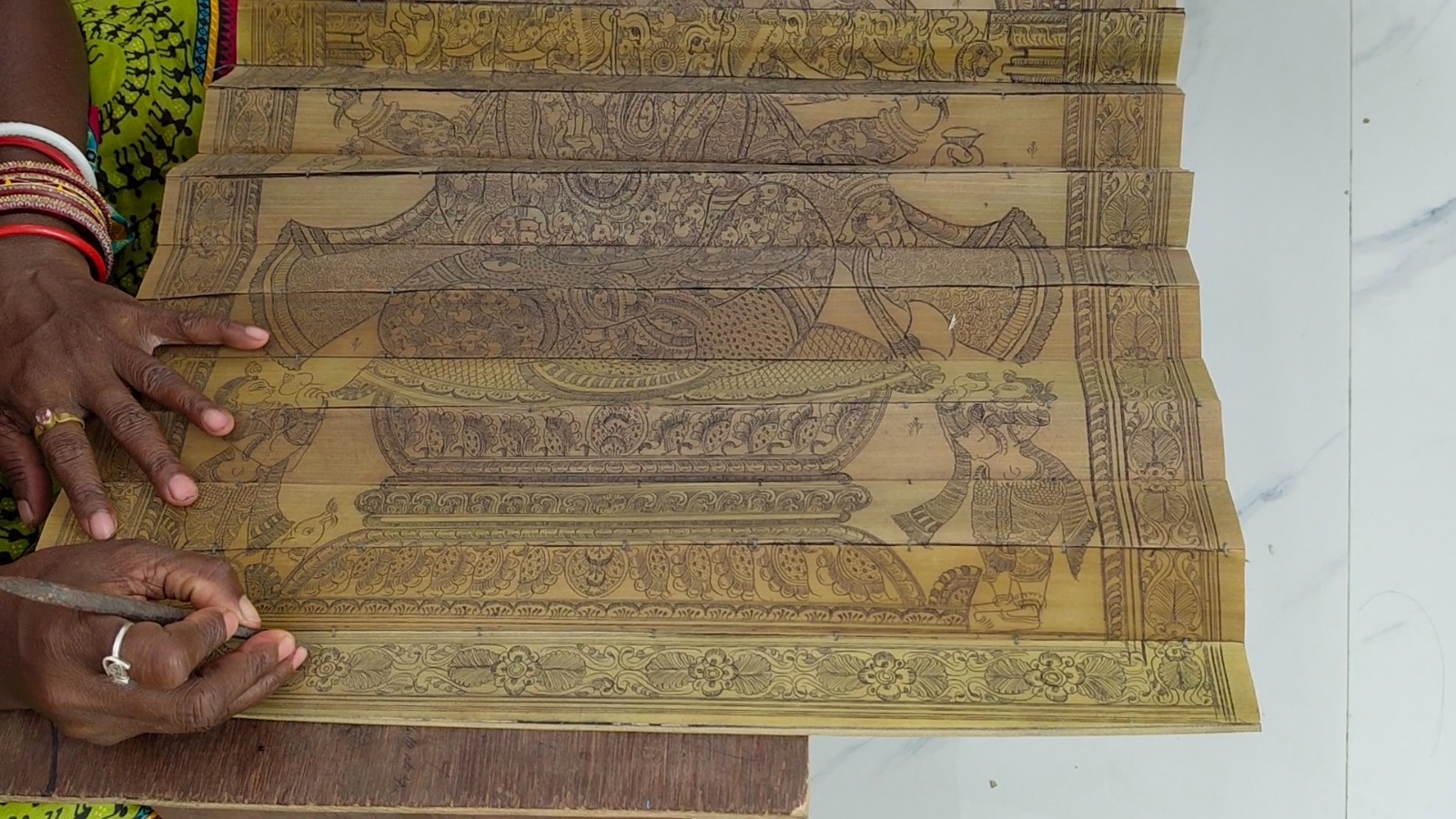 Odisha's Unsung Guru Of Palm Leaf Craft Maga Nayak Who Has Rendered Lifelong Service To 'Pothi Chitra'