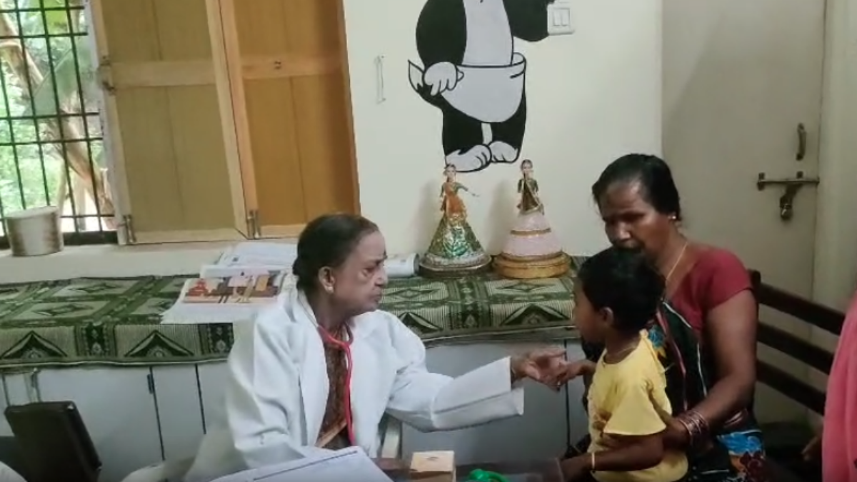 ଅସୁସ୍ଥ ଶିଶୁଙ୍କ ଚିକିତ୍ସା କରୁଛନ୍ତି ସୁବର୍ଣ୍ଣା