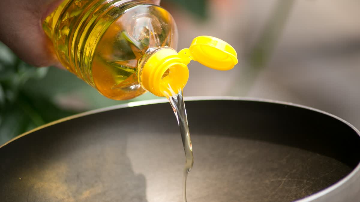 ஒரு முறை பயன்படுத்திய சமையல் எண்ணெய்யை மீண்டும் யூஸ் பண்றீங்களா? அப்போ பிரச்சனை நிச்சயம்!