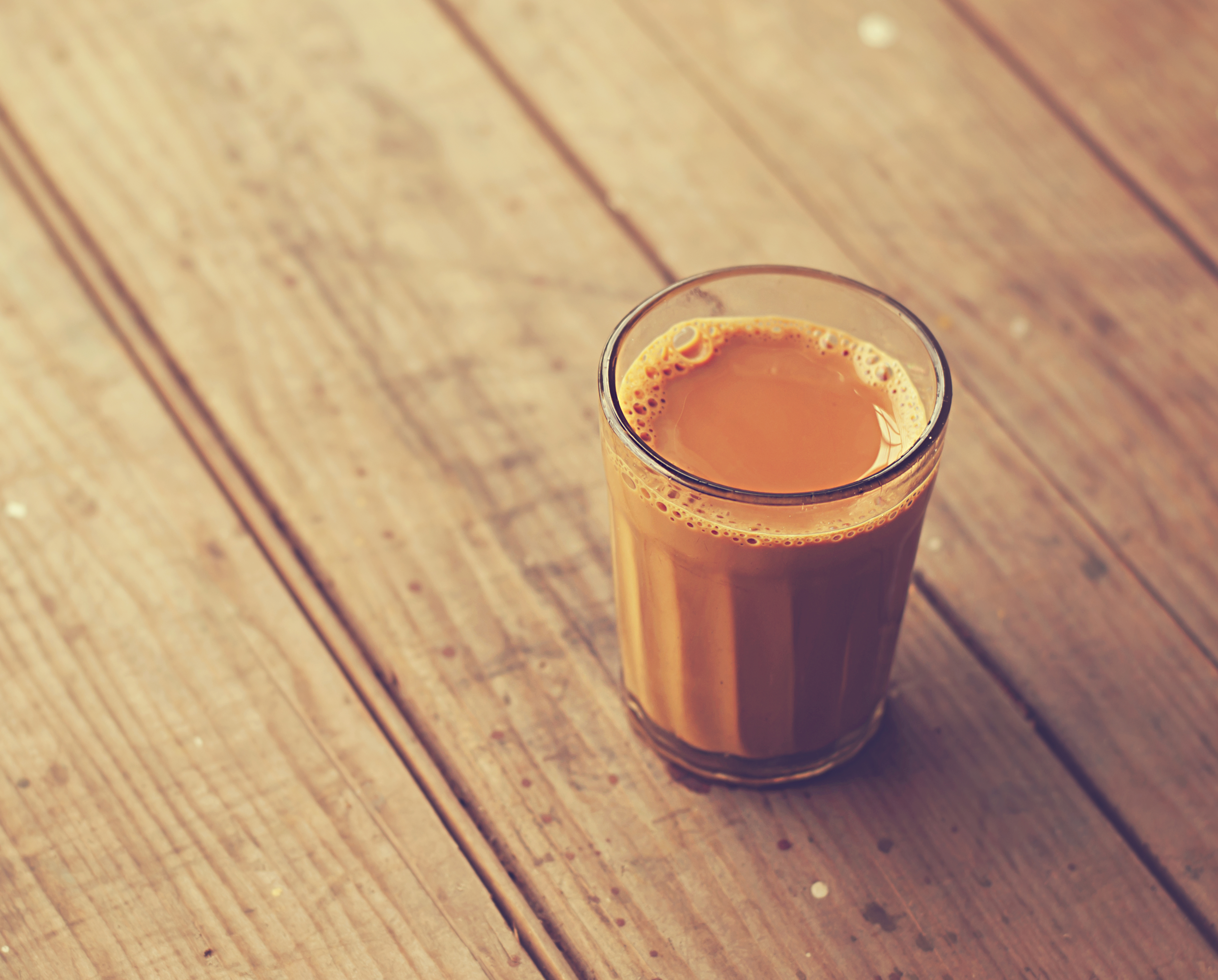 காலை எழுந்தவுடன் டீ குடித்தால் இவ்வளவு பிரச்சனையா? அப்போ டீ குடிக்க சரியான நேரம் எது?