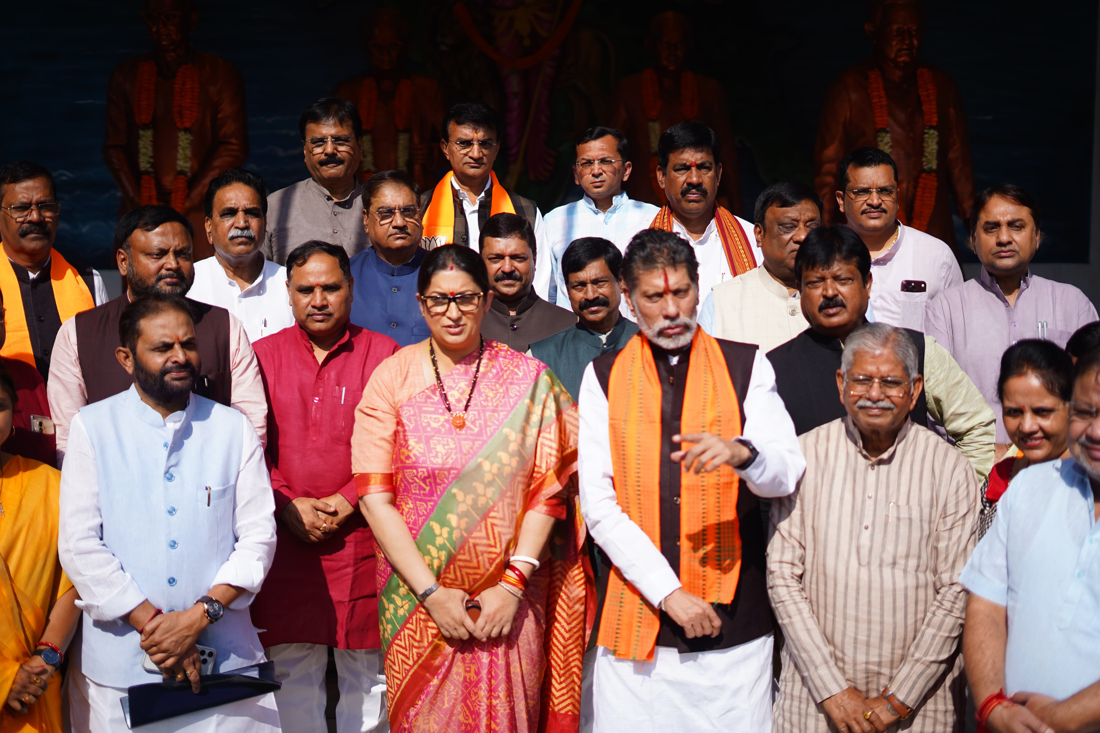 रायपुर पहुंचीं भाजपा प्रदेश प्रभारी स्मृति ईरानी, कुशाभाऊ ठाकरे परिसर में हुआ जोरदार स्वागत, कई बैठकों में होंगी शामिल