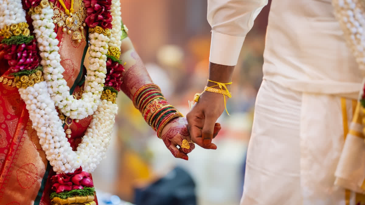 Top 5 Temple Towns Emerging As The New Wedding Destinations Couple getting married