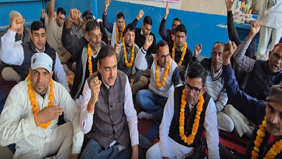 haryana-roadways-strike-employees-hold-symbolic-strike-in-charkhi-dadri