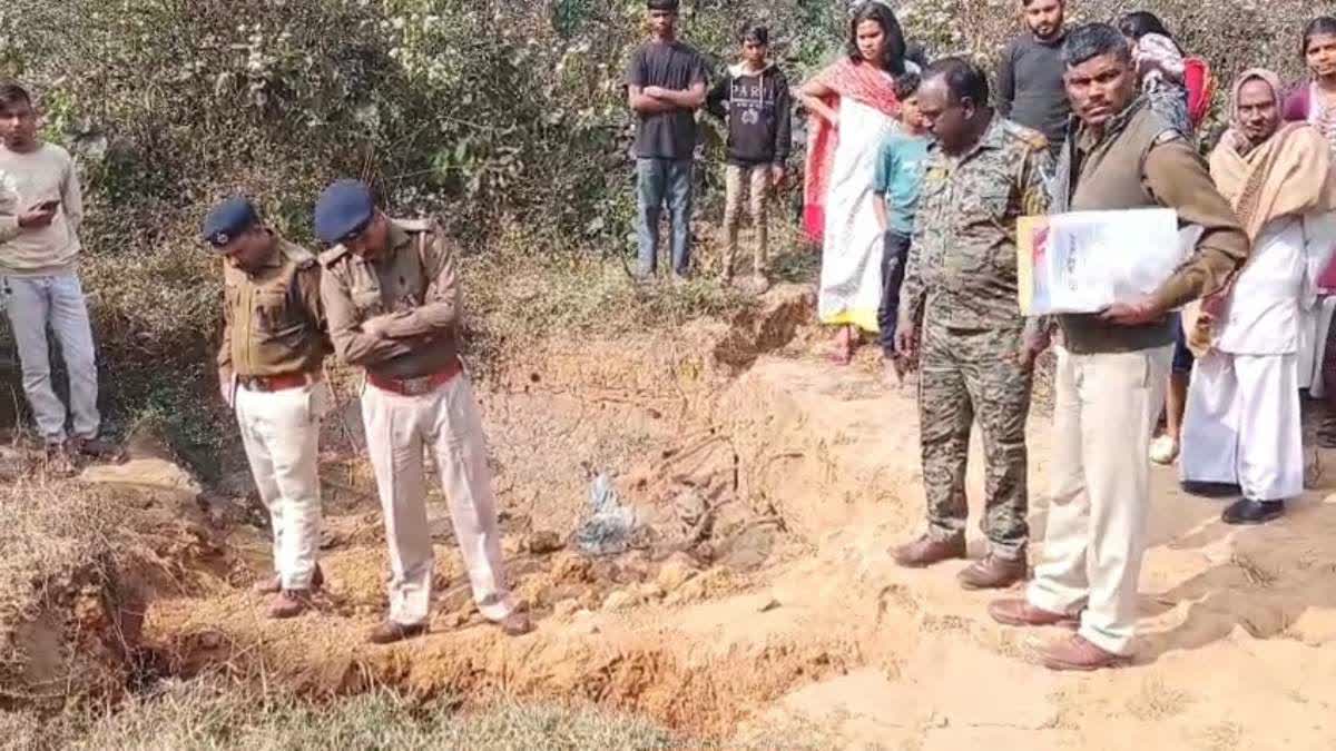 unidentified-dead-body-recovered-from-pit-in-seraikela