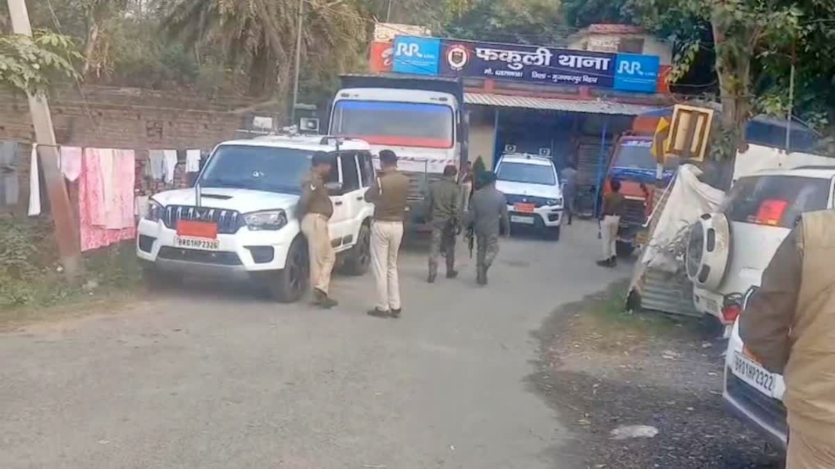 TRUCK LOOT in Muzaffarpur