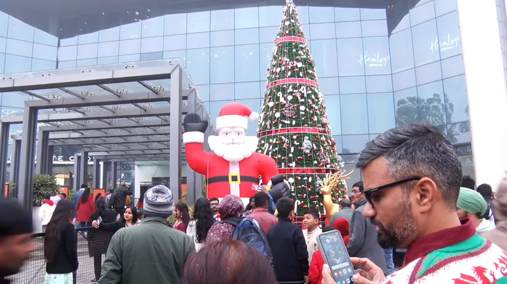 Christmas celebrations in Chandigarh crowds gather to see the 30 feet tall Christmas tree at Elante Mall
