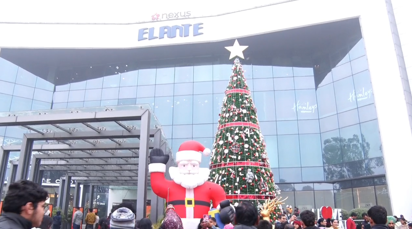 Christmas celebrations in Chandigarh crowds gather to see the 30 feet tall Christmas tree at Elante Mall