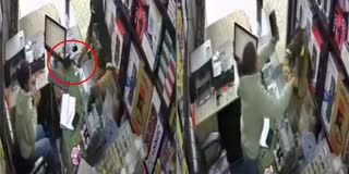 Young Woman Confronted The Robbery