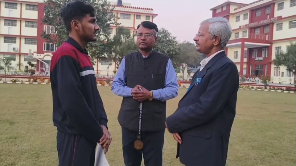 Kurukshetra Gurukul Student Harshit created a world record in speaking despite the problem of stammering