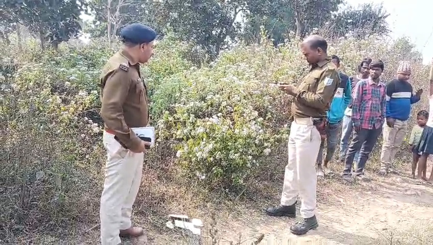 unidentified dead body recovered from pit in Seraikela