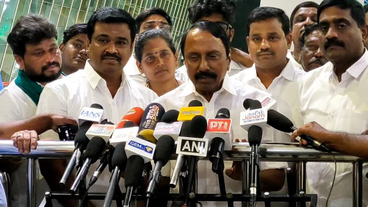 தவெகவுக்கு வாக்களிக்க வெளிநாடுகளிலிருந்து 3 லட்சம் பேர் வருவார்கள்: செங்கோட்டையன் பேட்டி