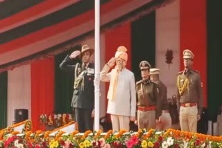 governor-santosh-kumar-gangwar-flag-hoisting-at-morabadi-maidan-on-republic-day