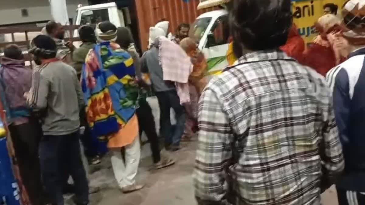 पेट्रोल पंप पर हंगामा