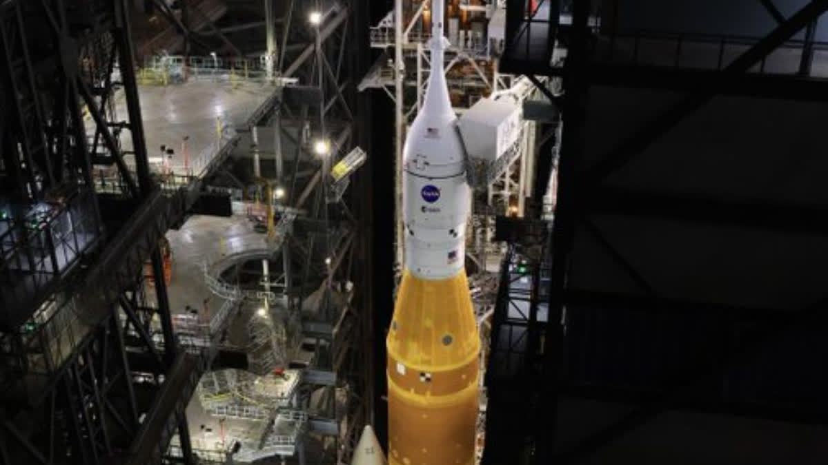 NASA Successfully Rolls Back Artemis II SLS Rocket And Orion Spacecraft Into Vehicle Assembly Building NASA Successfully Rolls Back Artemis SLS Rocket And Orion Spacecraft Into Vehicle Assembly Building