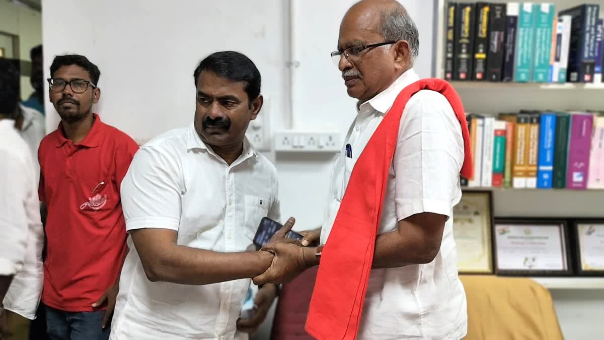 நல்லக்கண்ணு உடலுக்கு நேரில் அஞ்சலி செலுத்திய நாம் தமிழர் கட்சியின் தலைமை ஒருங்கிணைப்பாளர் சீமான்