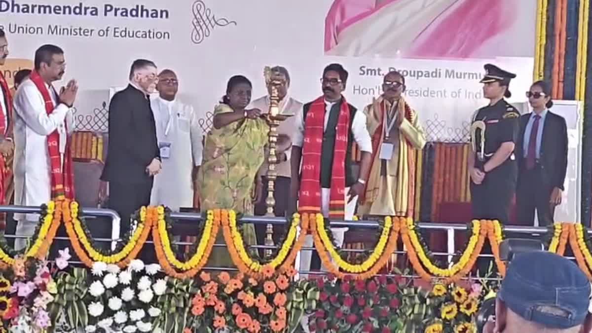 President Draupadi Murmu reached Kadma in Jamshedpur from Ranchi amid tight security