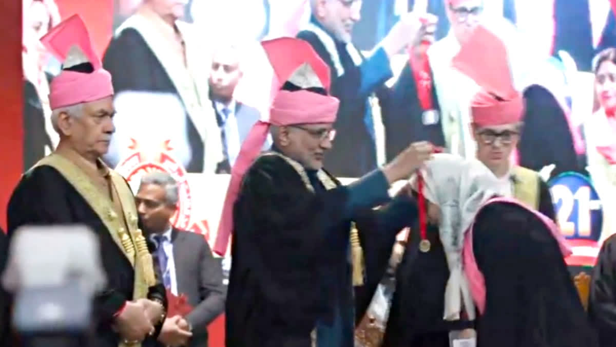 In Kashmir University Convocation, Vice President Recalls Arranging Non-Veg Food For Valley Students In Kashmir University Convocation, Vice President Recalls Arranging Non-Veg Food For Valley Students