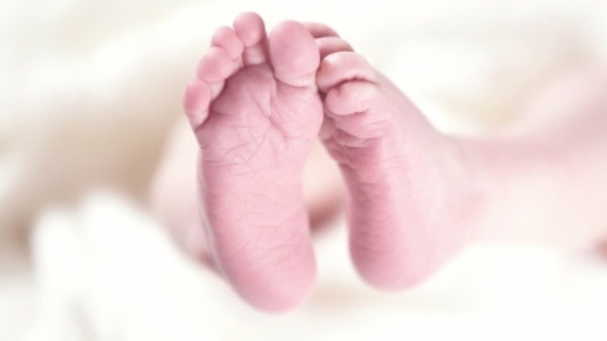 10-Month-Old Infant Dies After Measles Vaccination In Ratlam; Family Alleges Negligence, Probe Underway Infant Dies