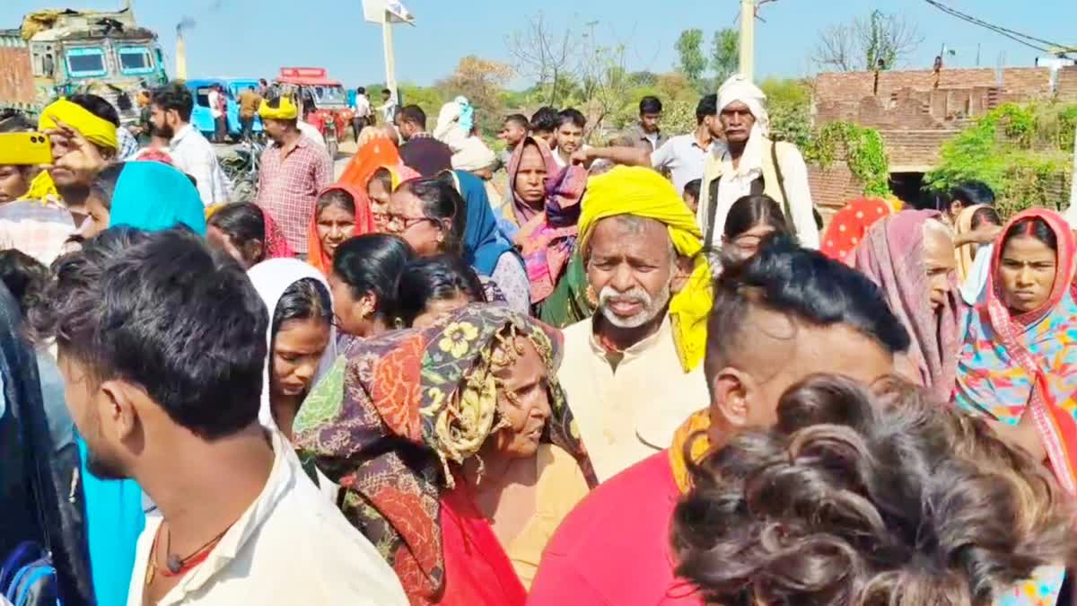 villagers attack police in Kaimur