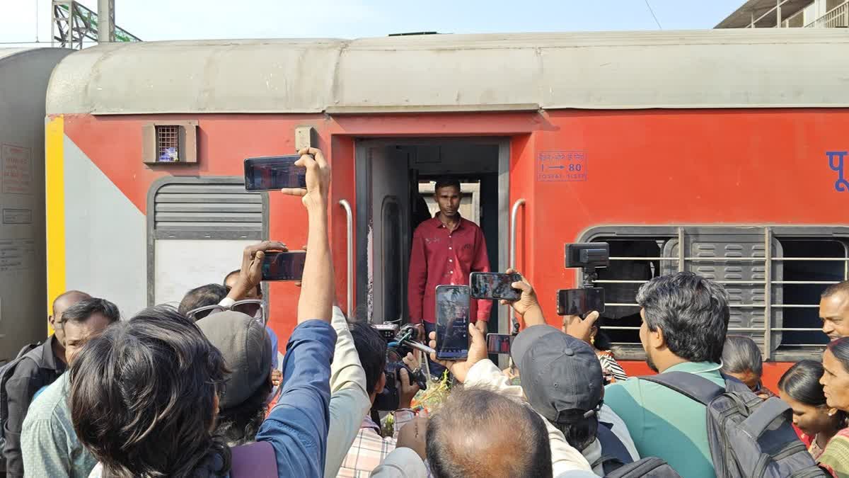 Purushottam Goud was received by family members and local representatives upon his arrival in Rourkela on Tuesday