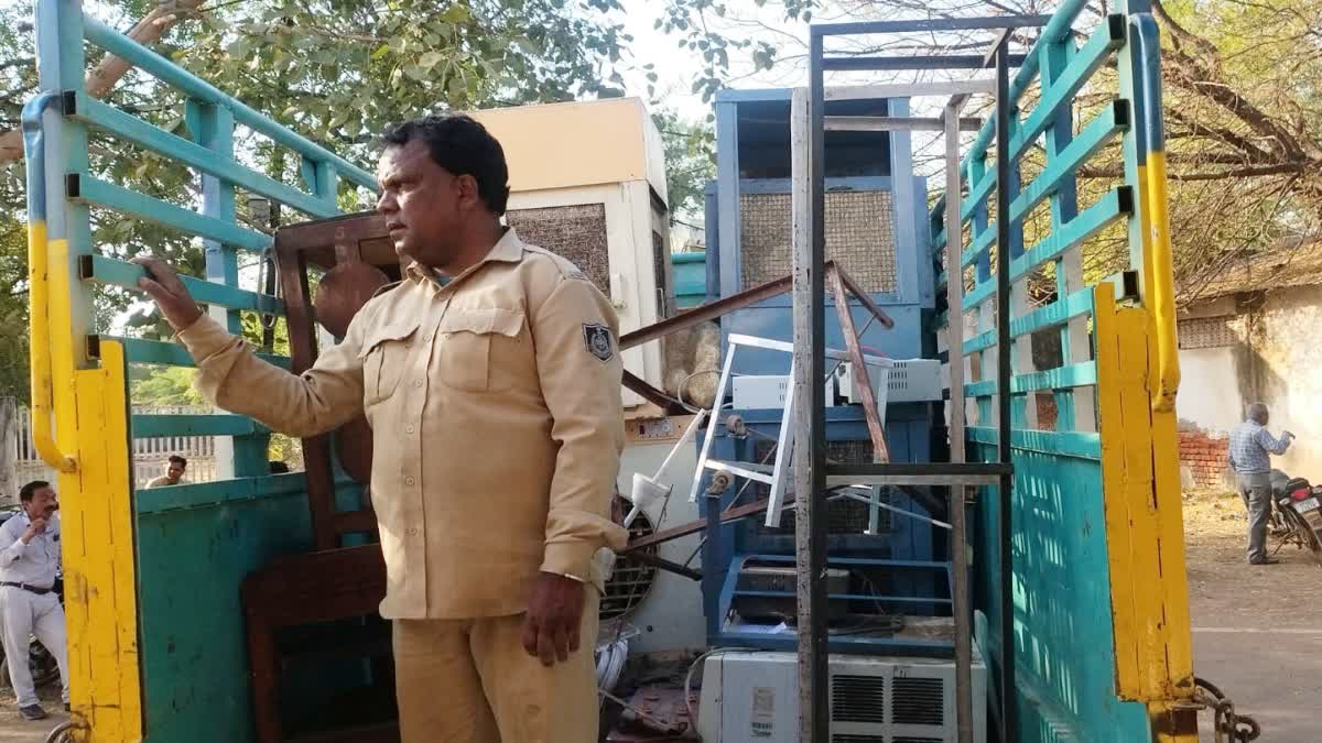 GUNA PWD OFFICE ITEMS KURKI