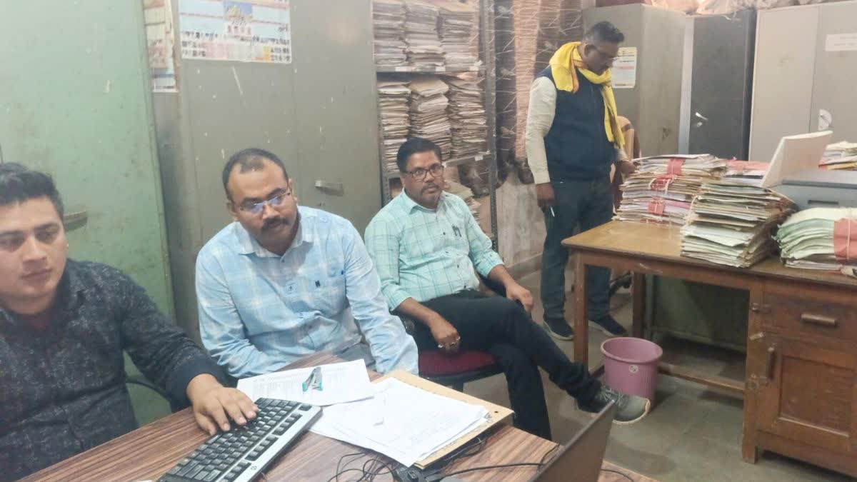 KATNI ASSISTANT LOKPAL BRIBE