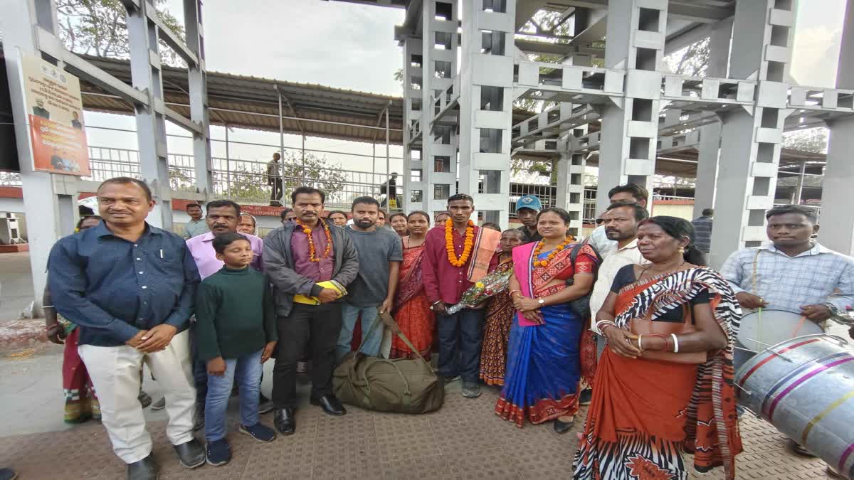 Purushottam returns home after 18 years