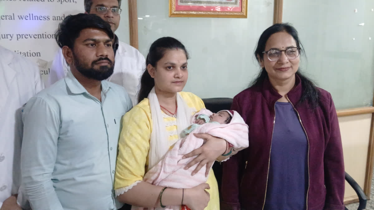 The infant’s parents, Jamnalal Lavvanshi and his wife Savita