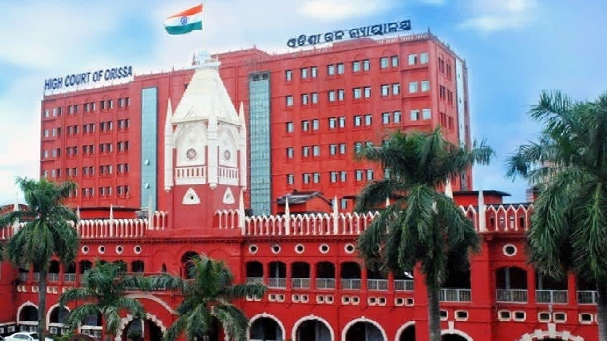 Orissa HC Flags Illegal Arrest Practices While Granting Bail To Bank Robbery Accused Stressing the primacy of procedural safeguards as an integral facet of personal liberty as provided in Indian constitution, the Orissa High Court called upon the Director General of Police (DGP) and the Principal Secretary to the Home Department to personally supervise and institutionalise structured training for all police officers on the constitutional obligation to furnish written grounds of arrest to an accused.