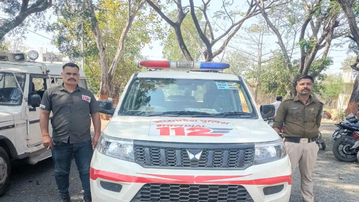 DEWAS CONSTABLE GAVE CPR FARMER