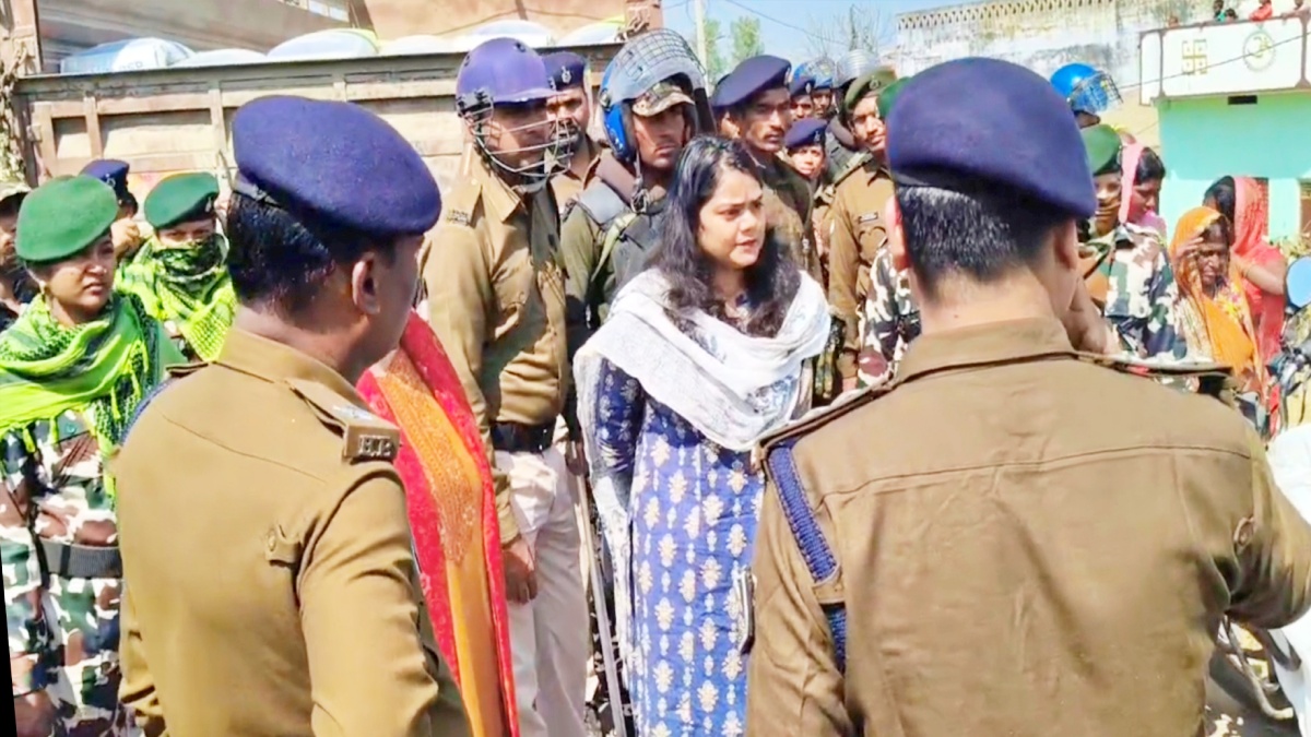 villagers attack police in Kaimur