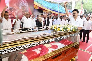 நல்லகண்ணு உடலுக்கு செவ்வணக்கம் செலுத்தும் முதல்வர்