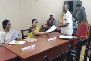 தேர்தல் மன்னன்' பத்மராஜன் வேட்புமனு தாக்கல்