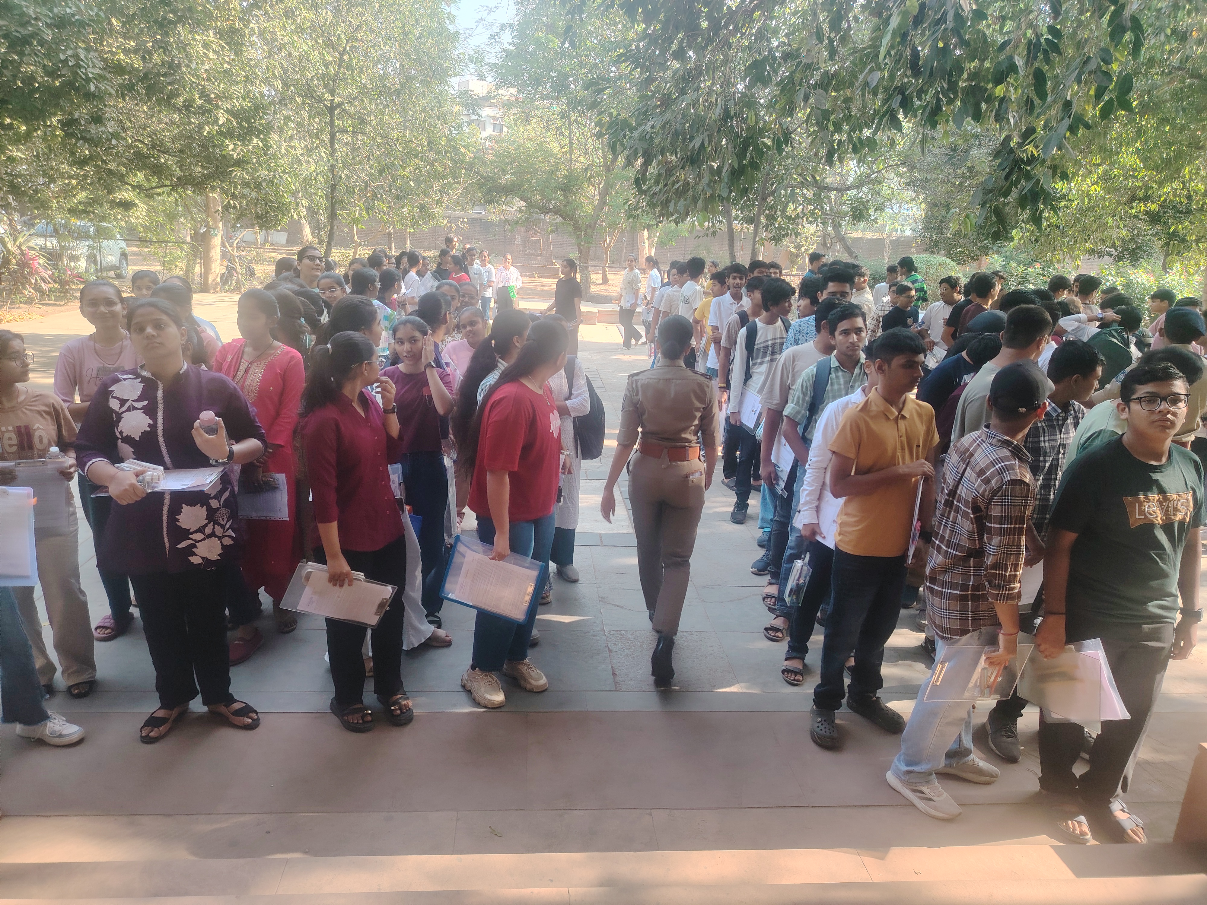 ધોરણ 10 અને 12ની પરીક્ષા શરૂ