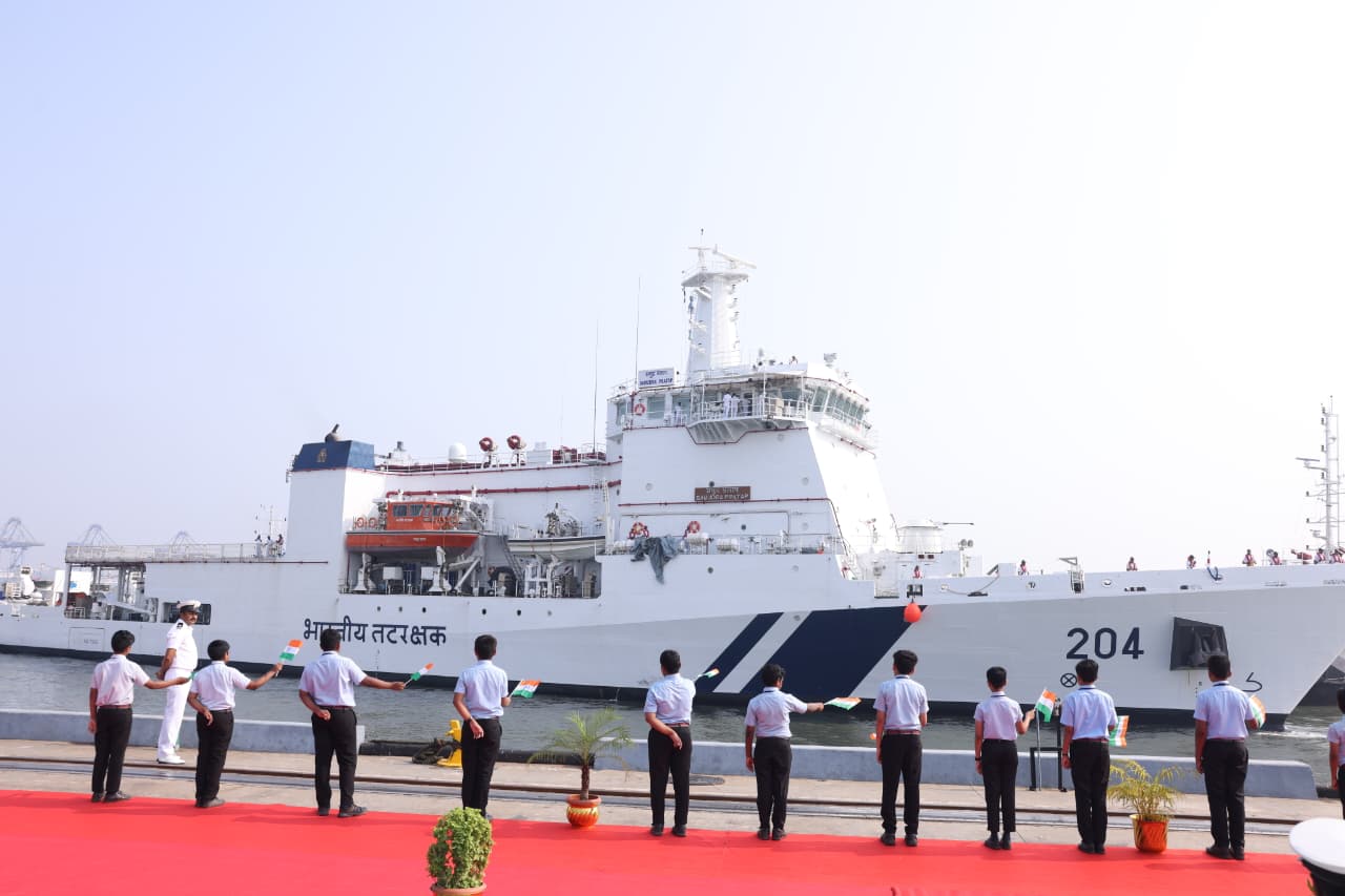 സമുദ്ര പ്രതാപ് കൊച്ചിയിൽ മലിനീകരണ നിയന്ത്രണ കപ്പൽ ഇന്ത്യൻ കോസ്റ്റ് ഗാർഡ് സമുദ്ര സുരക്ഷാ കപ്പൽ