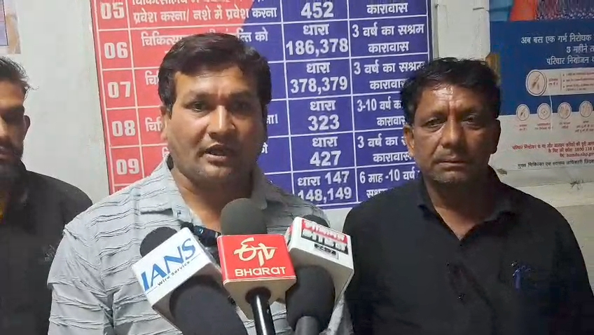 CAR DRIVER SAVED INJURED PEOPLES