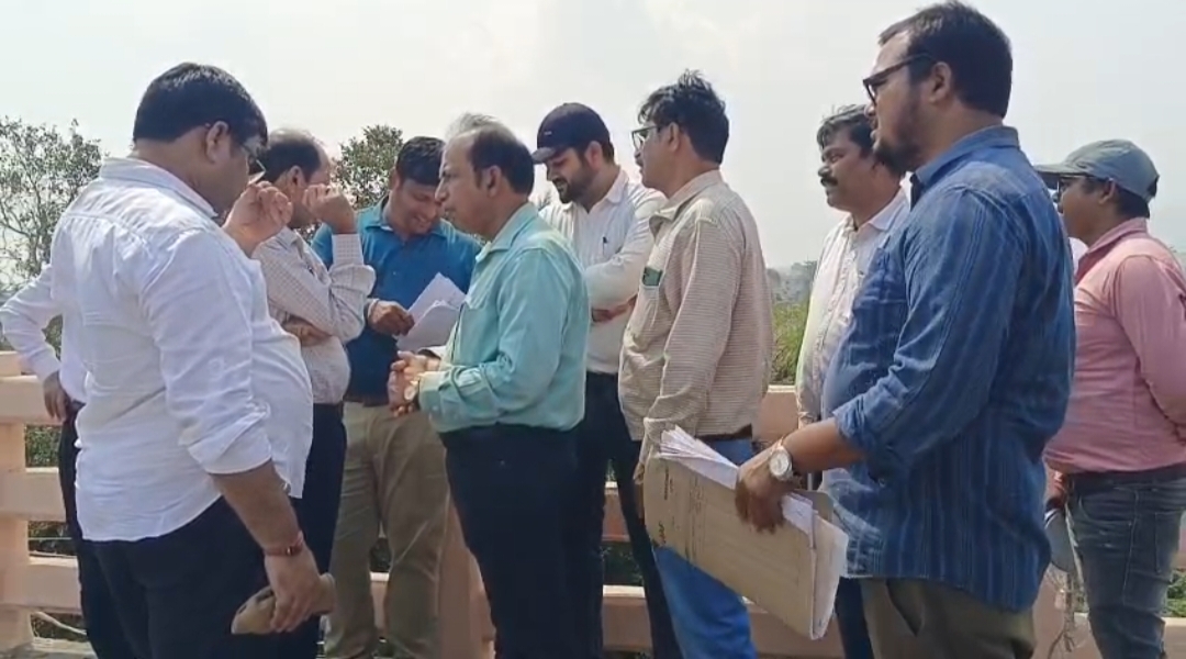 ହଳଦିଆପଦର ଓଭରବ୍ରିଜରେ କ'ଣ ରହିଛି ତ୍ରୁଟି, ଅନୁଧ୍ୟାନ କଲେ ରାଜ୍ୟ ପୂର୍ତ୍ତ ବିଭାଗର ବୈଷୟିକ ଟିମ୍