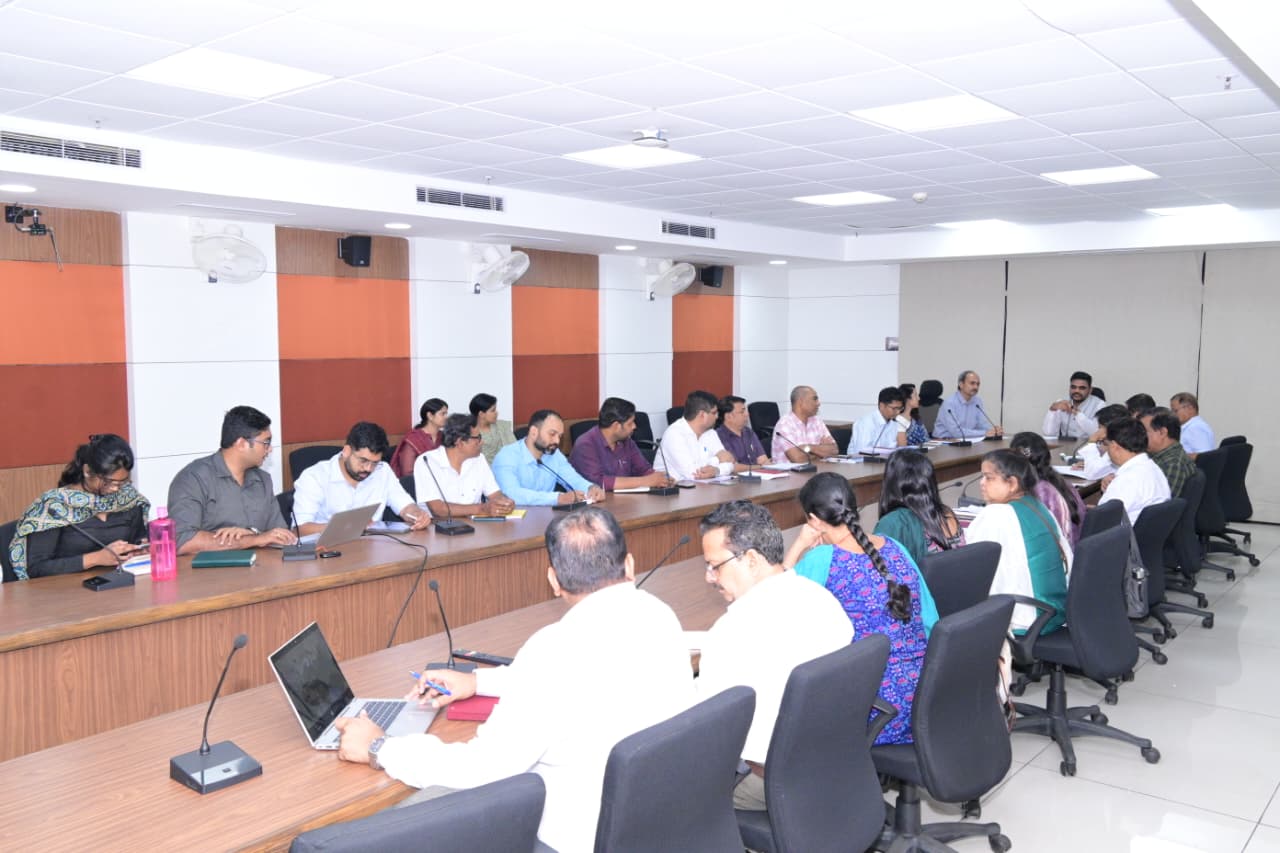 Industry Minister gave Target of Rs 3 lakh crore investment projects and foundation work by June