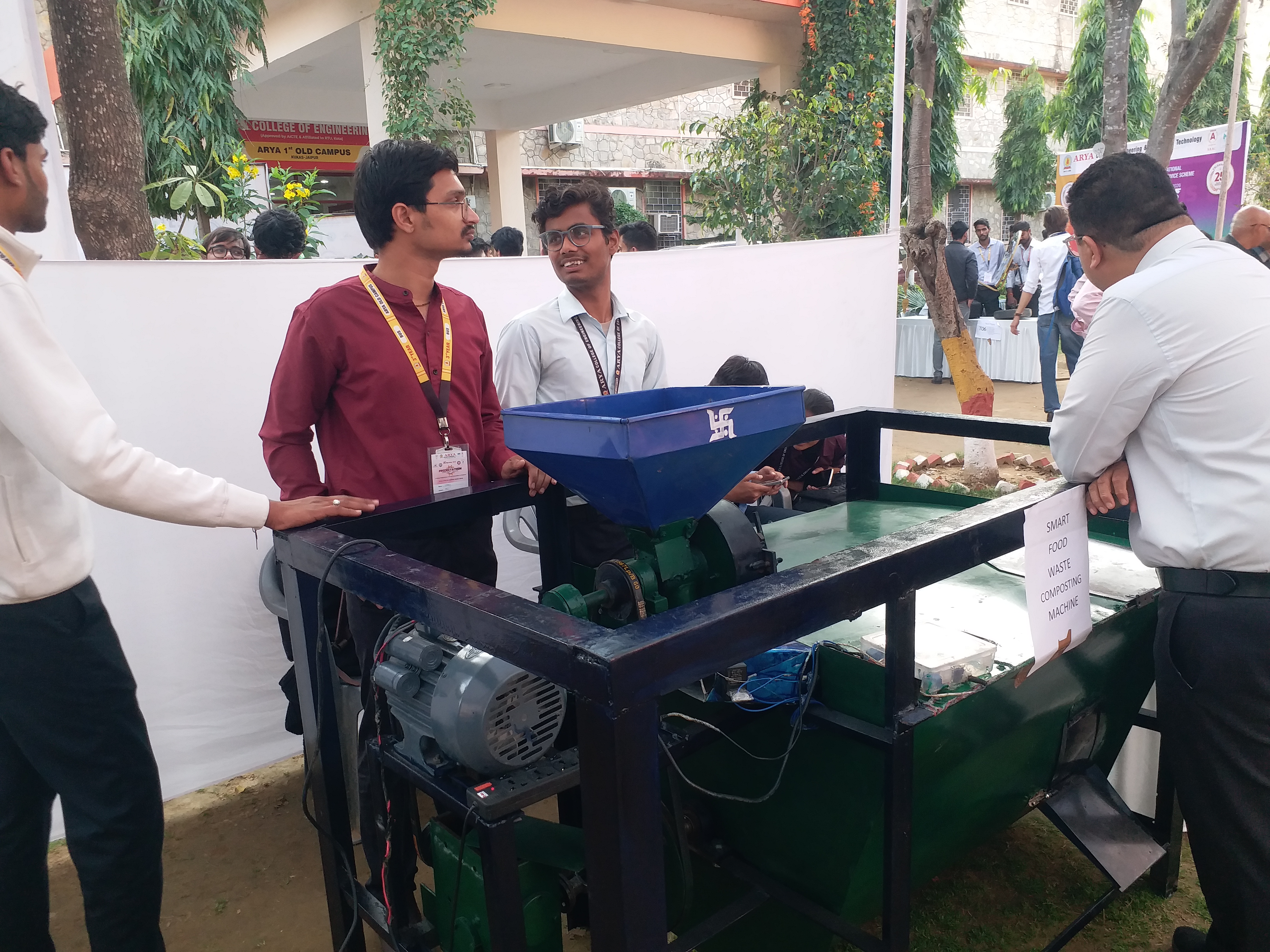 फूड वेस्ट कंपोस्टिंग मशीन