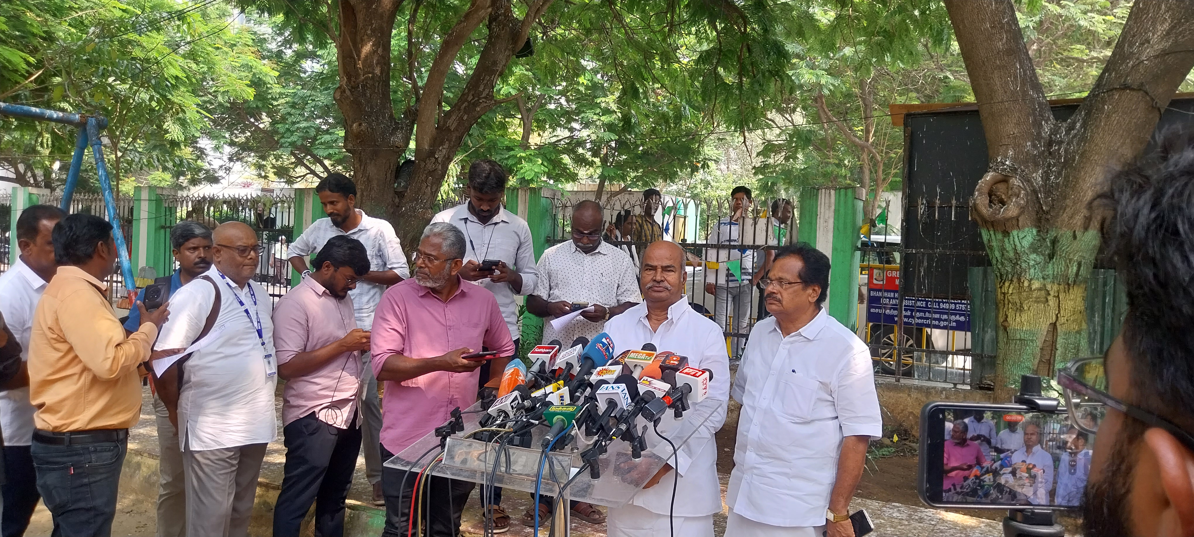 தமிழக காங்கிரஸ் கமிட்டியின் முன்னாள் தலைவர் தங்கபாலு