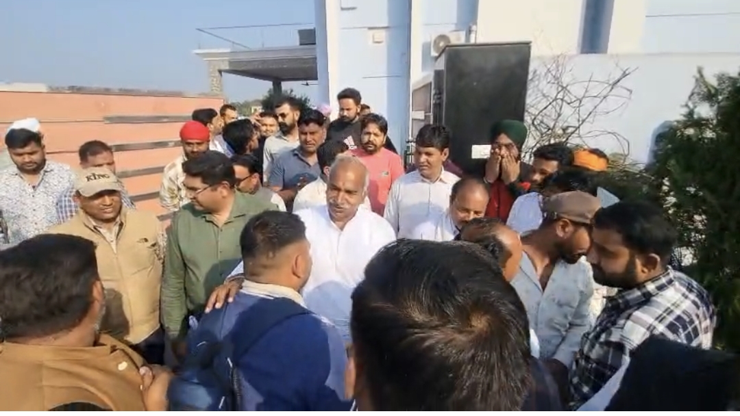 Mahendra Bhatt met Arvind Pandey