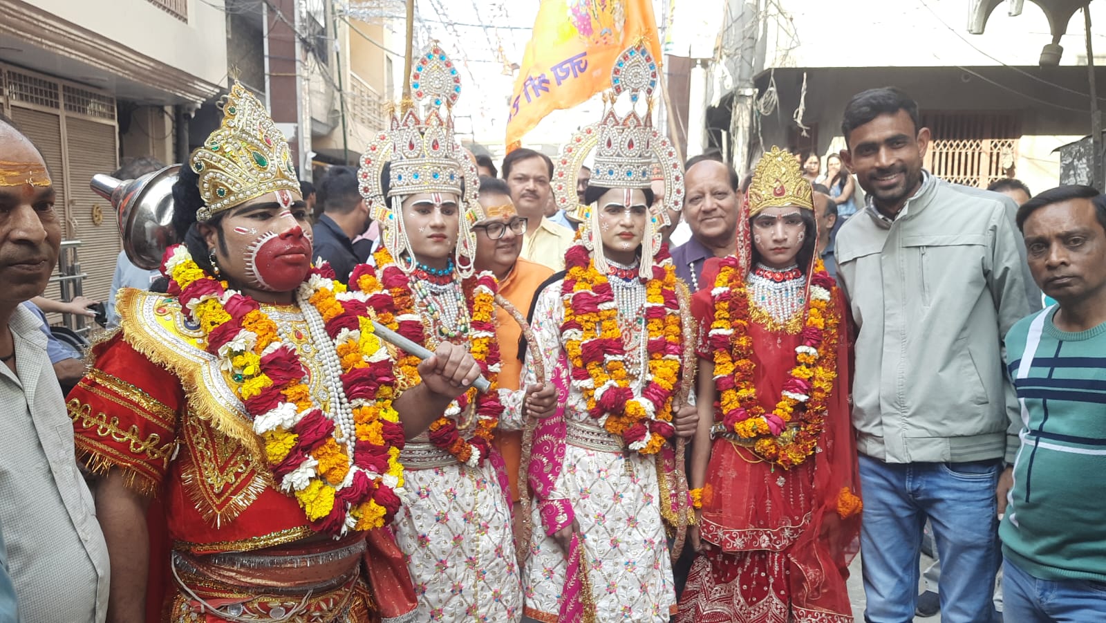 बरेली में धूमधाम से निकली 166वीं ऐतिहासिक राम बारात, मुस्लिम समुदाय ने भी किया स्वागत