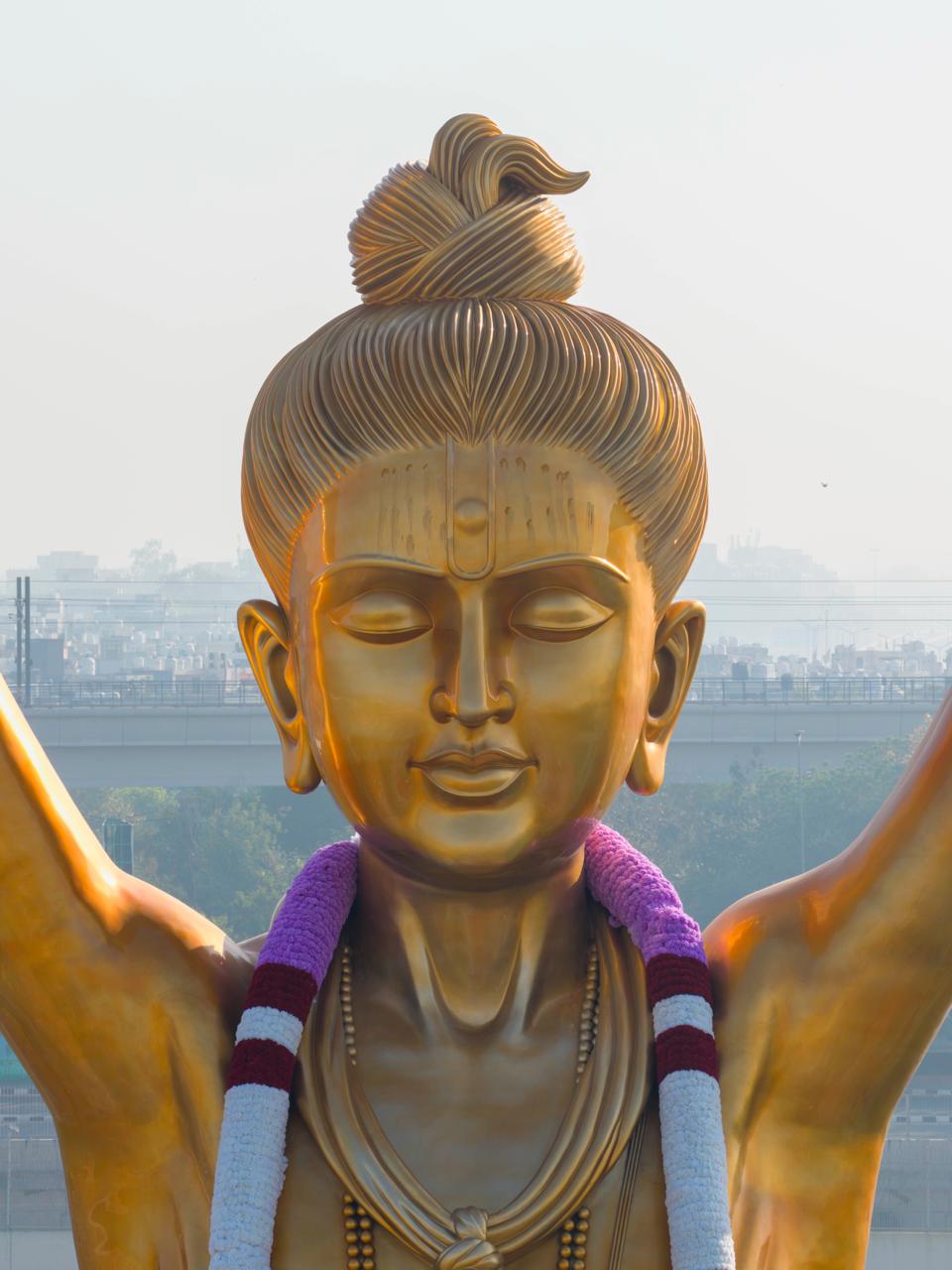 नीलकंठ वर्णी भगवान की 108 फीट ऊंची प्रतिमा