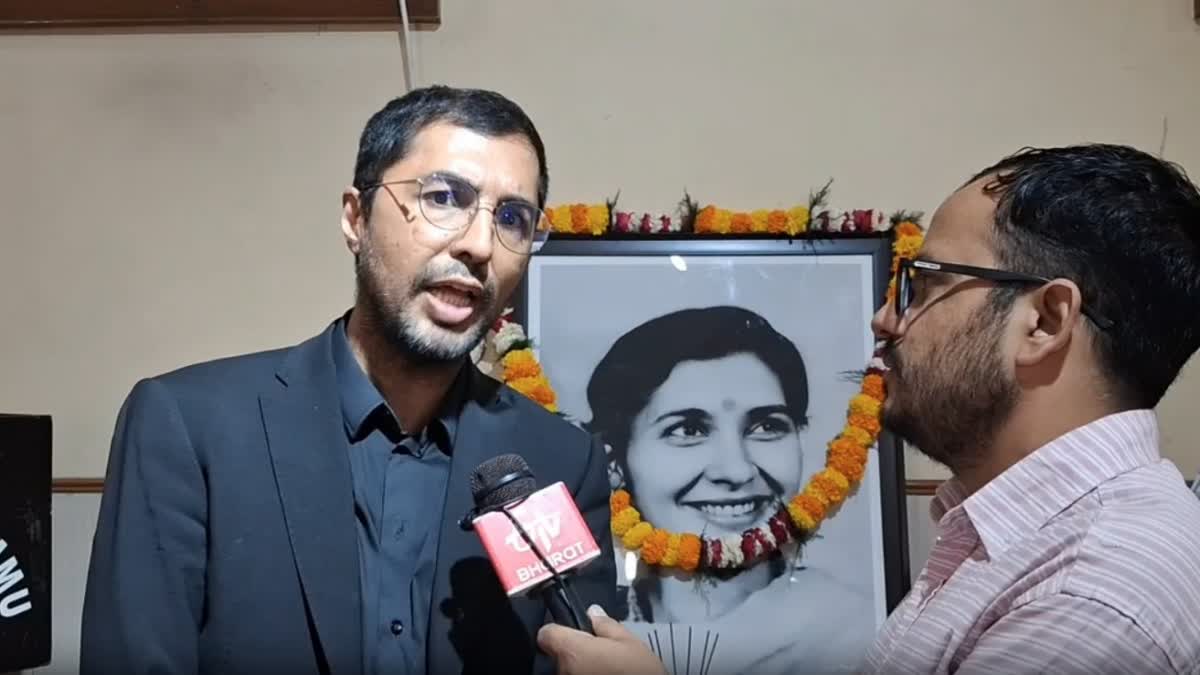 پروفیسر بھیم سنگھ کی اہلیہ جے مالا کی تیسری برسی: فرزند انکت لو سے خاص بات چیت
