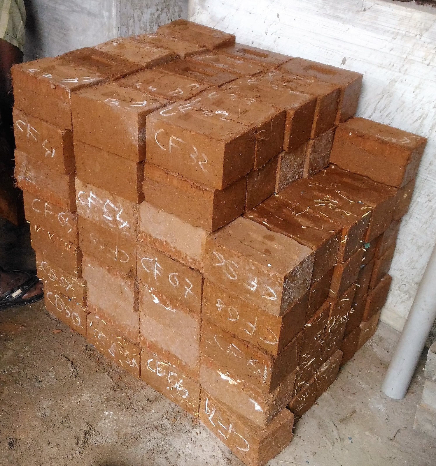 ECO FRIENDLY BUILDING BLOCKS  CUSAT RESEARCHERS NEW PATENT  SUSTAINABLE BUILDING MATERIAL  FIBER WASTE MANAGEMENT SYSTEM