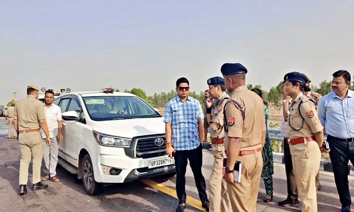SIWAN SI DIED IN UNNAO ACCIDENT