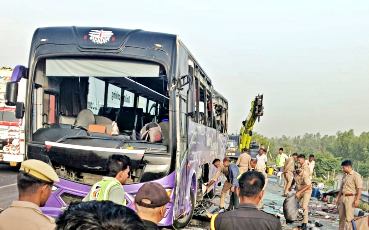 SIWAN SI DIED IN UNNAO ACCIDENT